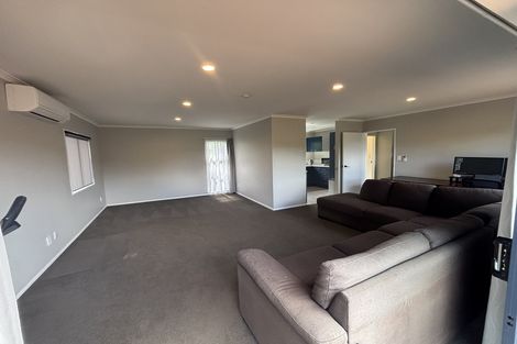 Photo of property in 20 Wallace Road, Ranui, Auckland, 0612