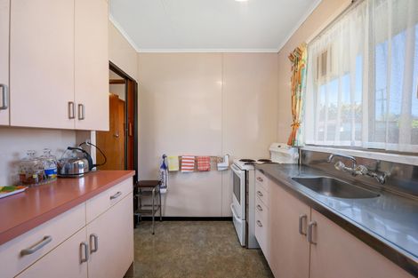 Photo of property in 2/124 Koutu Road, Kawaha Point, Rotorua, 3010