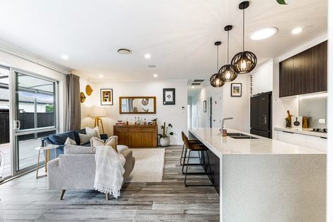 Photo of property in 9 Walter Ruddock Avenue, Kumeu, 0810