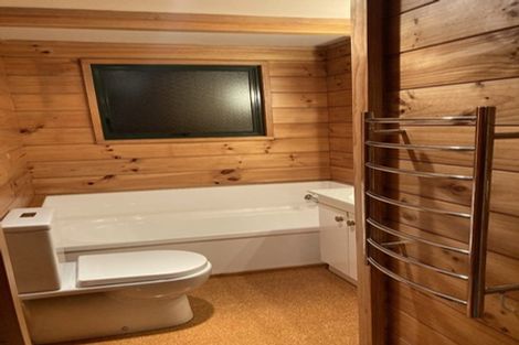 Photo of property in 409 Karaka Bay Road, Karaka Bays, Wellington, 6022