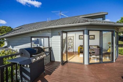 Photo of property in 10 Bellbird Rise, Murrays Bay, Auckland, 0630