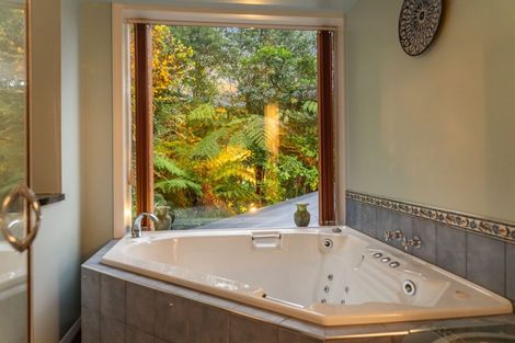 Photo of property in 39 Blue Mountains Road, Silverstream, Upper Hutt, 5019