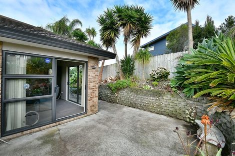 Photo of property in 1 Empressa Heights, Helensville, 0800