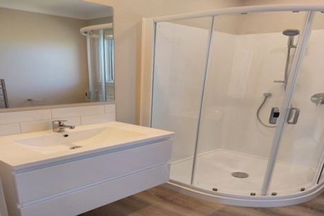 Photo of property in 5 Danske Close, Carterton, 5713