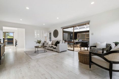 Photo of property in 86 Becroft Drive, Forrest Hill, Auckland, 0620