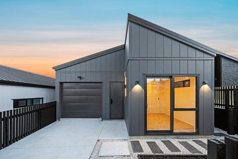 Photo of property in 4 Moko Road, Orewa, 0931