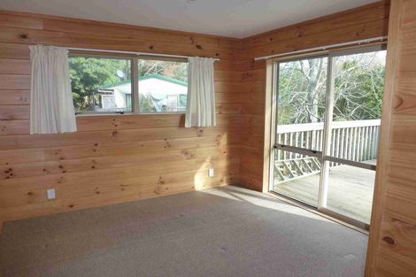 Photo of property in 33a Evelyn Road, Cockle Bay, Auckland, 2014