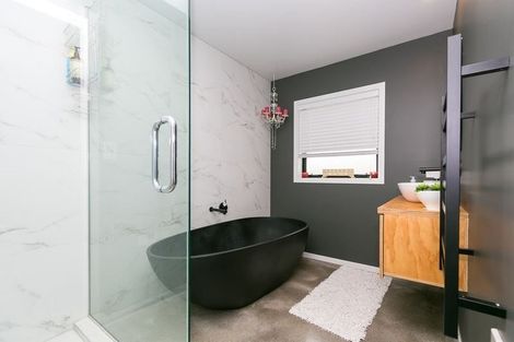 Photo of property in 9 Keene Drive, Bell Block, New Plymouth, 4312