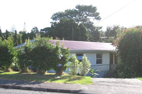 Photo of property in 26 Glen Marine Parade, Glendene, Auckland, 0602