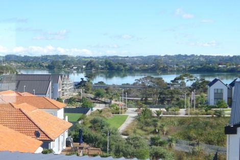 Photo of property in 5/2 Frances Bryers Road, Hobsonville, Auckland, 0616