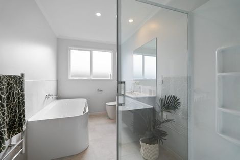 Photo of property in 32 Glenbervie Drive, Glenbervie, 0173