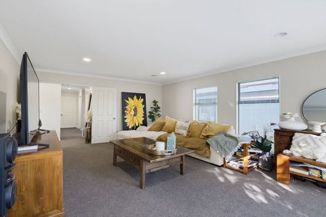 Photo of property in 6 Chadlington Avenue, Henderson, Auckland, 0612