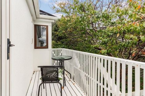 Photo of property in 4/163 Queens Drive, Lyall Bay, Wellington, 6022