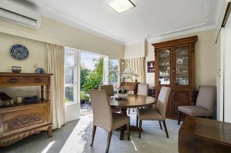 Photo of property in 1/290 East Coast Road, Forrest Hill, Auckland, 0620