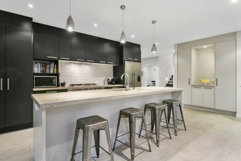 Photo of property in 9 Huntington Park Drive, Greenhithe, Auckland, 0632