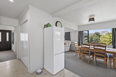 Photo of property in 46 Seaview Road, Marfell, New Plymouth, 4310