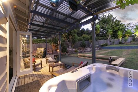 Photo of property in 14 Elliot Street, Riverhead, 0820