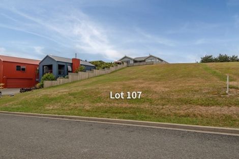 Photo of property in 11 Muriwai Drive, Diamond Harbour, 8971