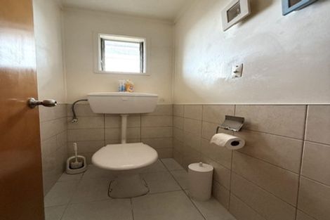 Photo of property in 1/62 Vera Road, Te Atatu South, Auckland, 0610