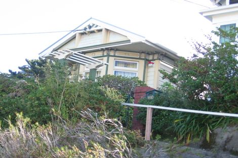 Photo of property in 102 Queens Drive, Lyall Bay, Wellington, 6022