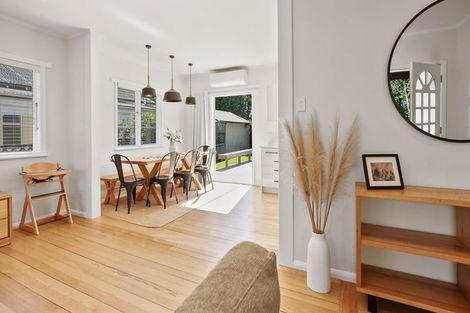 Photo of property in 8 Saint Winifreds Avenue, Hamilton East, Hamilton, 3216