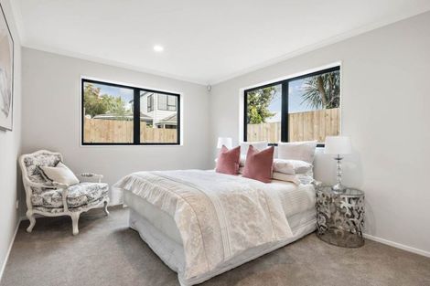 Photo of property in 408b East Coast Road, Sunnynook, Auckland, 0630