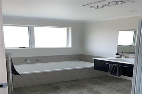 Photo of property in 8 Tipa Lane, Papamoa Beach, Papamoa, 3118