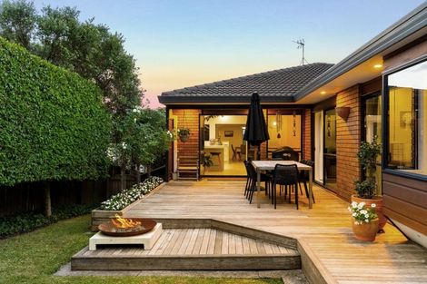 Photo of property in 43 Braemar Road, Rothesay Bay, Auckland, 0630