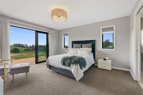 Photo of property in 5 Vickers Way, Acacia Bay, Taupo, 3385
