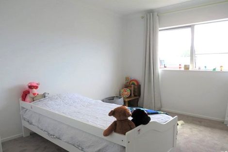 Photo of property in 20 Gilbert Hall Way, Swanson, Auckland, 0614