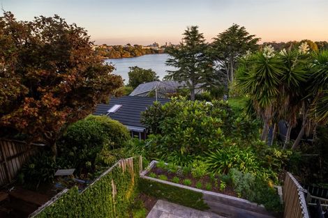 Photo of property in 4/72 Kitchener Road, Milford, Auckland, 0620