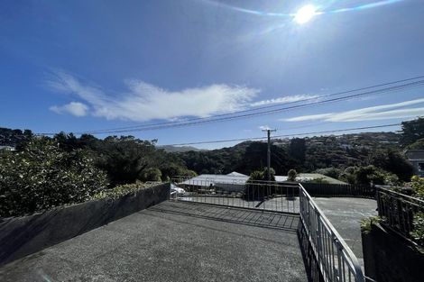 Photo of property in 19 Spenmoor Street, Newlands, Wellington, 6037