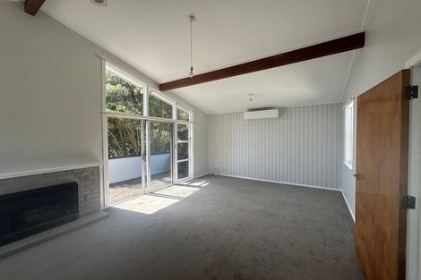 Photo of property in 58 Tiromoana Road, Raumati South, Paraparaumu, 5032