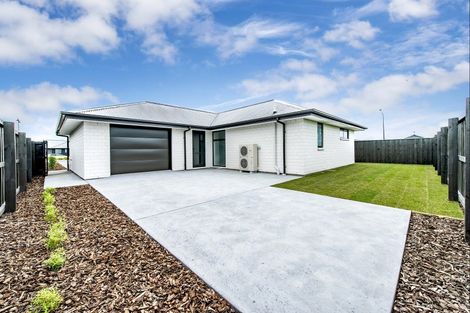 Photo of property in 164 Shillingford Boulevard, Rolleston, 7615