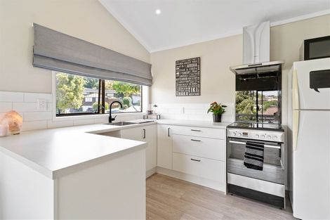 Photo of property in 1/7 Newstead Avenue, Browns Bay, Auckland, 0632