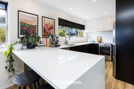 Photo of property in 96 Kamahi Street, Stokes Valley, Lower Hutt, 5019