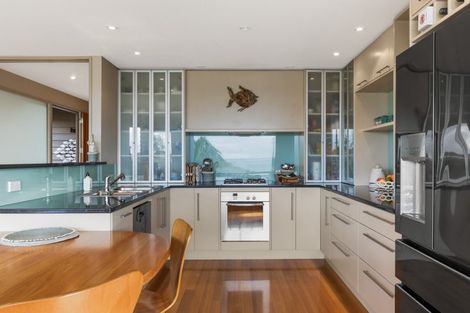 Photo of property in 12 Chelverton Terrace, Red Beach, 0932