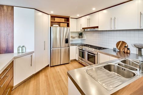 Photo of property in 2/326 Oriental Parade, Oriental Bay, Wellington, 6011