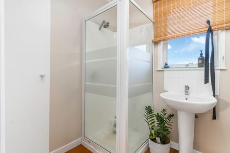 Photo of property in 21 Waterlea Avenue, Mangere Bridge, Auckland, 2022