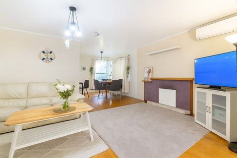 Photo of property in 522 Beach Road, Murrays Bay, Auckland, 0630