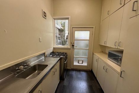 Photo of property in 3/106 Glenmore Street, Northland, Wellington, 6012