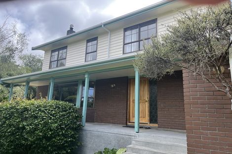 Photo of property in 5 Thatcher Crescent, Crofton Downs, Wellington, 6035