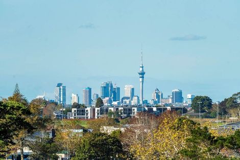 Photo of property in 13 Lesa Annis Place, Henderson, Auckland, 0612