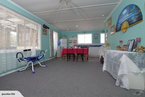 Photo of property in 2 Christmas Road, Manurewa, Auckland, 2102