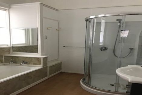 Photo of property in 132 Wallace Street, Mount Cook, Wellington, 6021