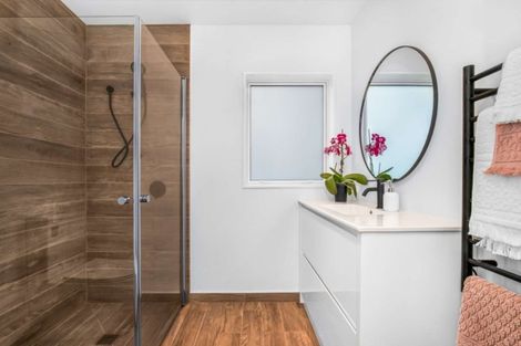 Photo of property in 39a Sutton Crescent, Papakura, 2110