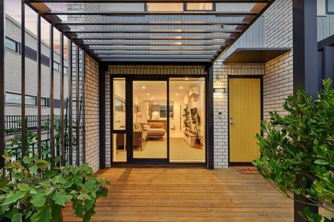 Photo of property in 32a Titoki Street, Te Atatu Peninsula, Auckland, 0610