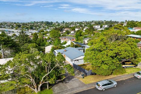 Photo of property in 1/93 Target Road, Totara Vale, Auckland, 0629