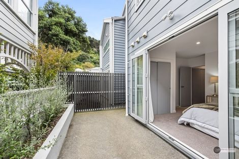 Photo of property in 5a Park Street, Thorndon, Wellington, 6011