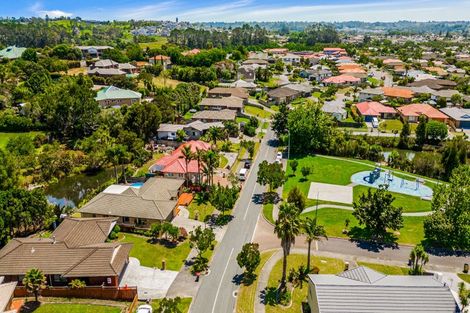 Photo of property in 14 Semillon Avenue, Henderson, Auckland, 0612